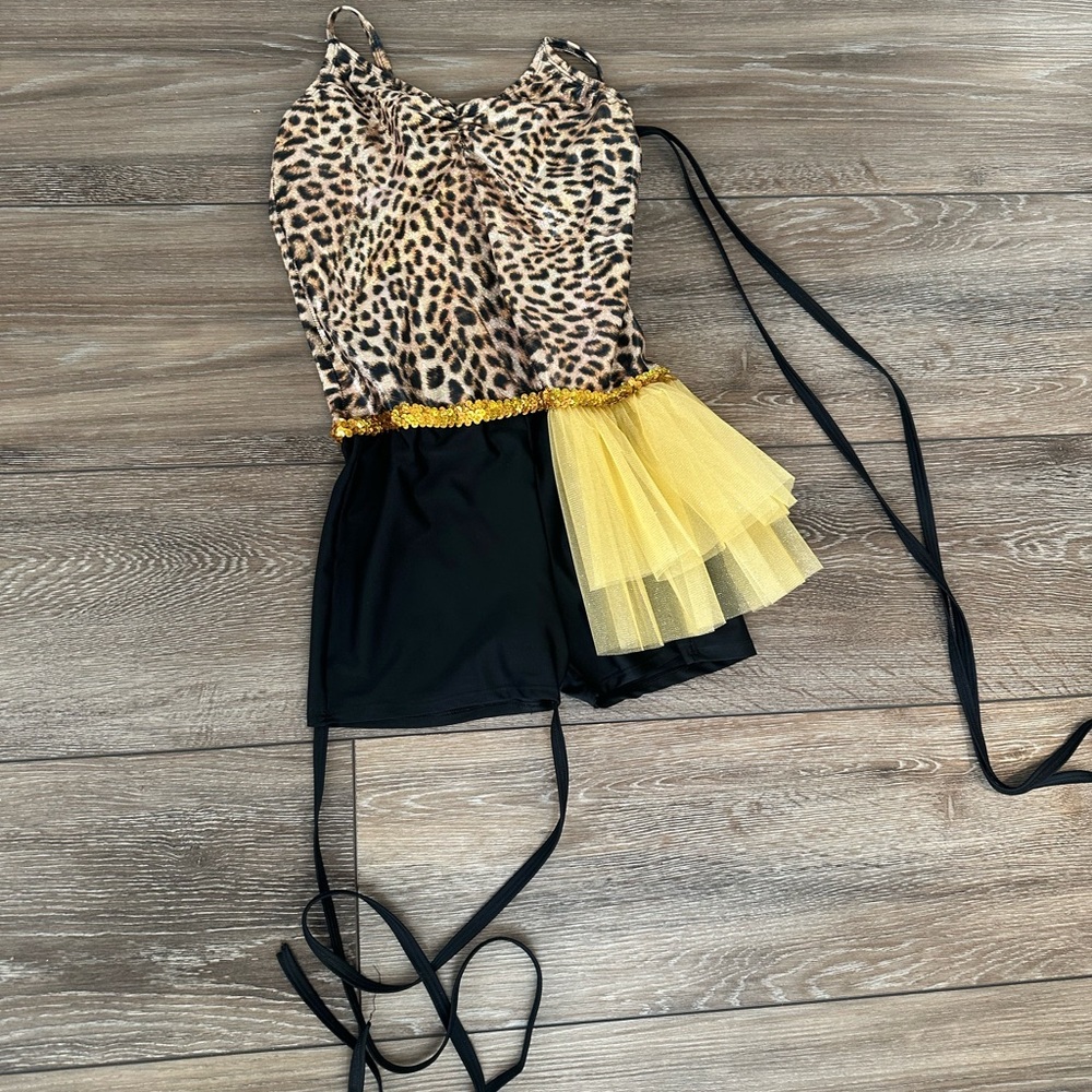Custom-made /leopard top with black shorts and tutu girls 6 Dance Costume. 💃 - Picture 2 of 6